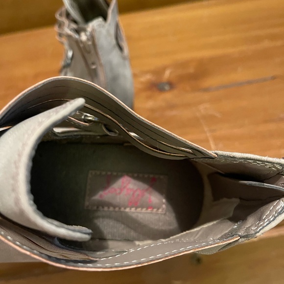 Booties - Picture 4 of 6